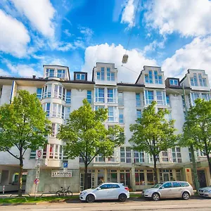 4* Hotel Leonardo West