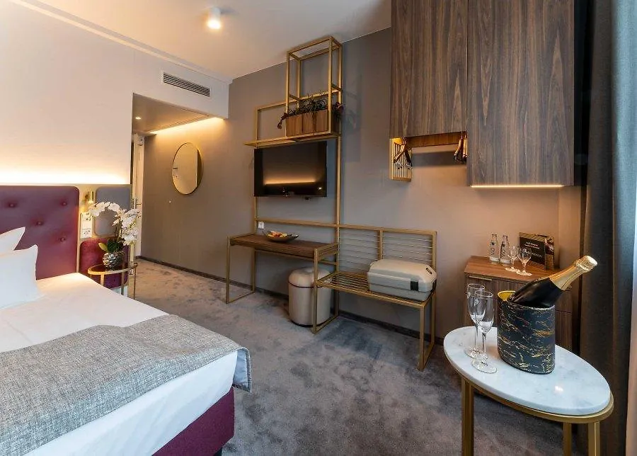 Plaza Premium Muenchen Hotel