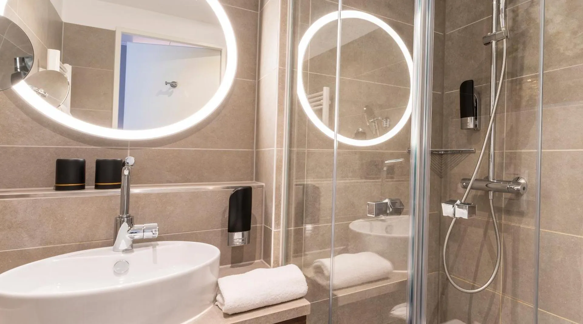 Plaza Premium Muenchen Hotel
