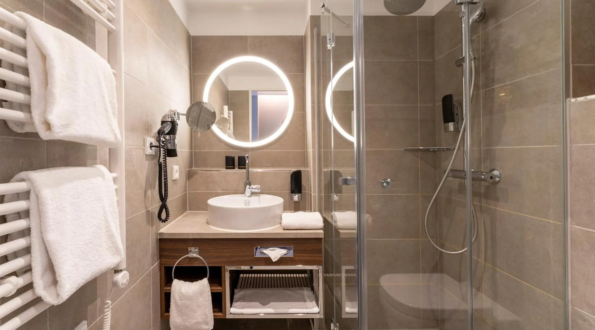 ****  فندق Plaza Premium Muenchen ألمانيا